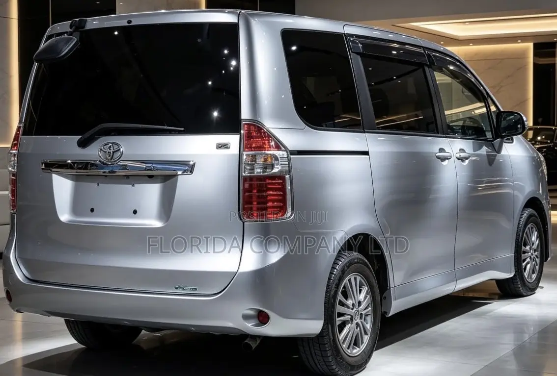 Toyota Noah 2008