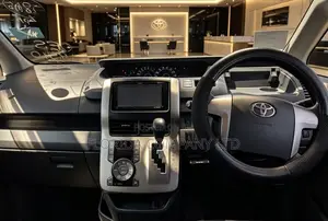 Toyota Noah 2008