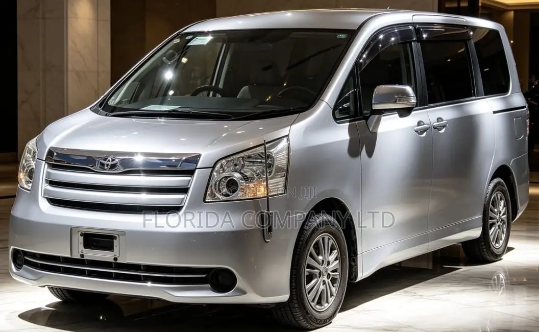 Toyota Noah 2008