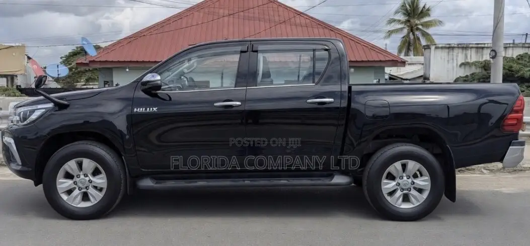 Toyota Hilux 2018 Black