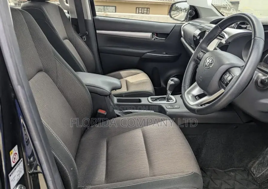 Toyota Hilux 2018 Black