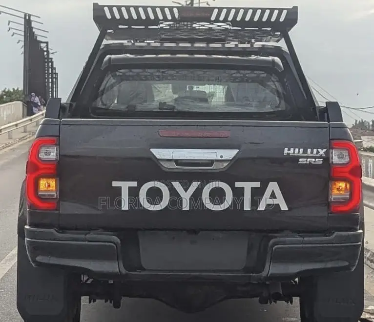 Toyota Hilux 2019 Gray