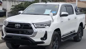 Toyota Hilux 2018 White
