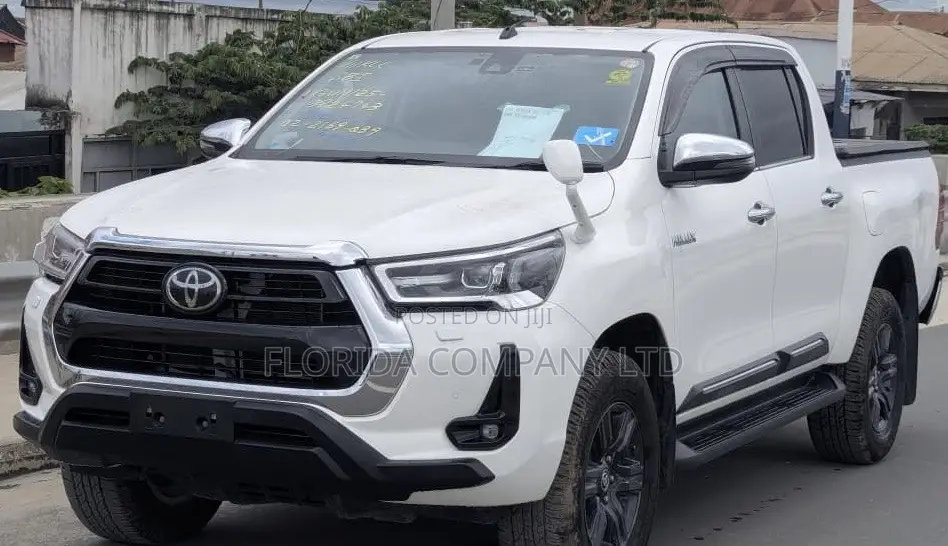 Toyota Hilux 2018 White
