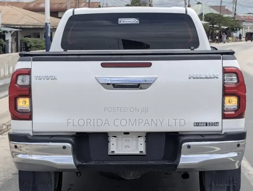 Toyota Hilux 2018 White