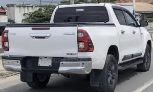 Toyota Hilux 2018 White
