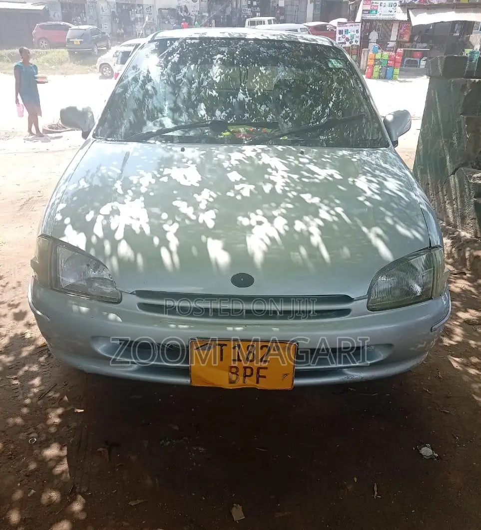 Toyota Starlet 2000 Silver