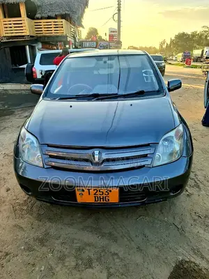 Toyota IST 2004 Black