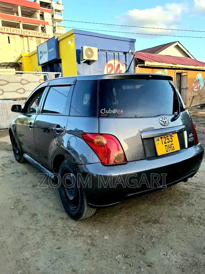 Toyota IST 2004 Black