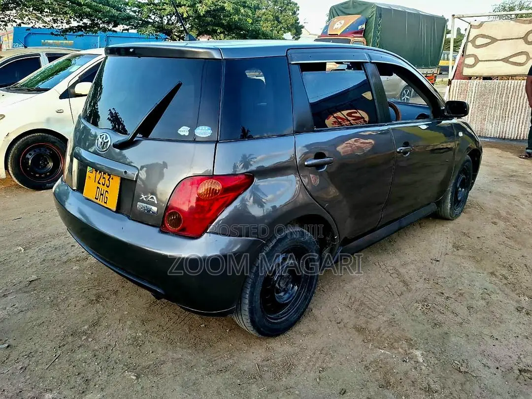Toyota IST 2004 Black