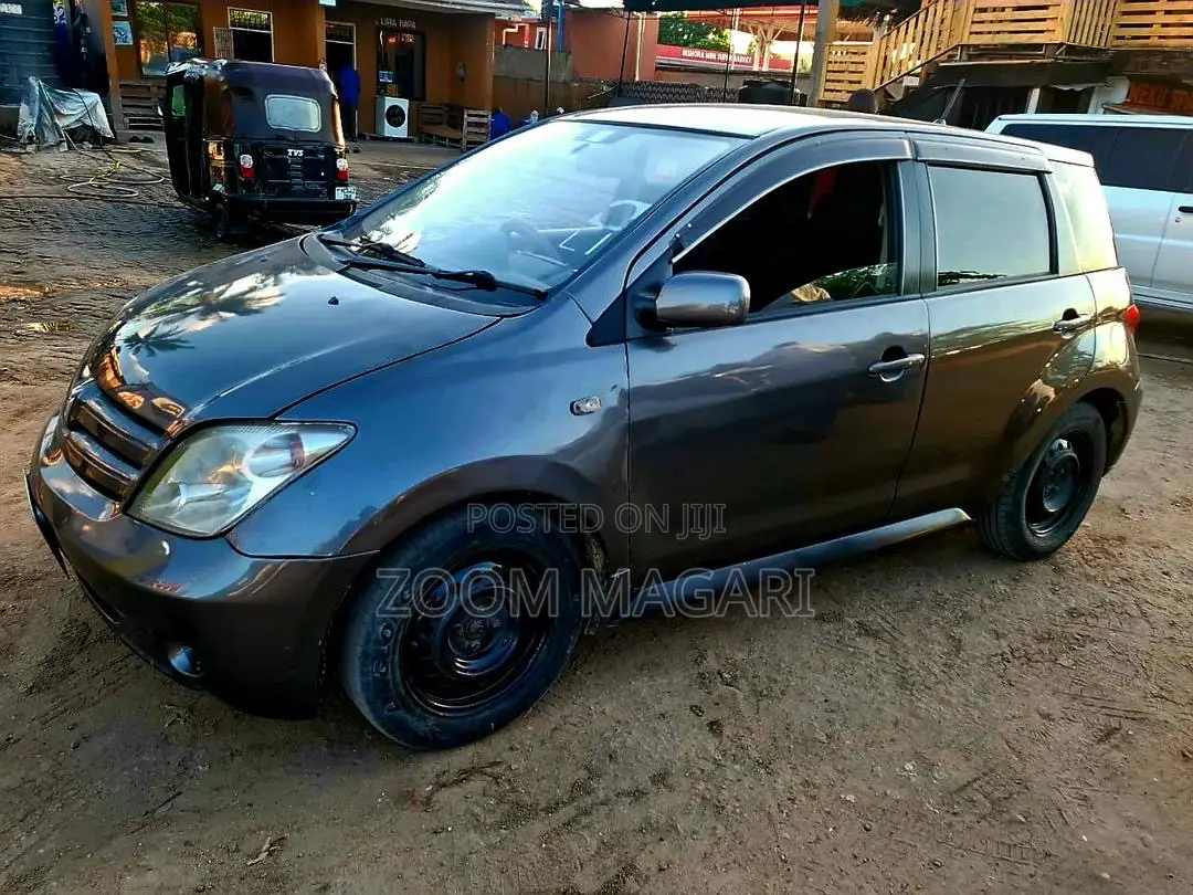 Toyota IST 2004 Black