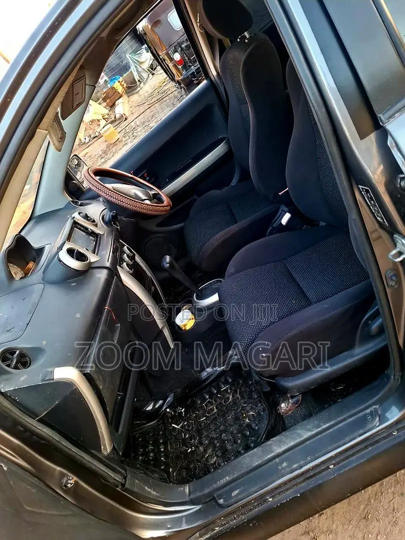 Toyota IST 2004 Black
