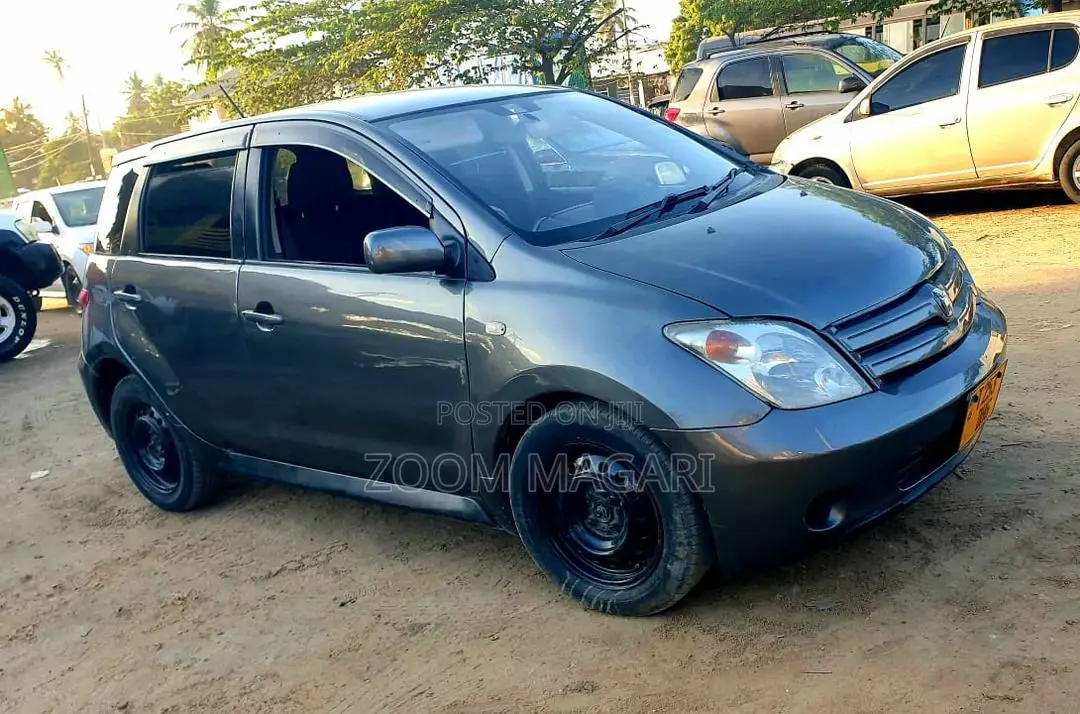 Toyota IST 2004 Black