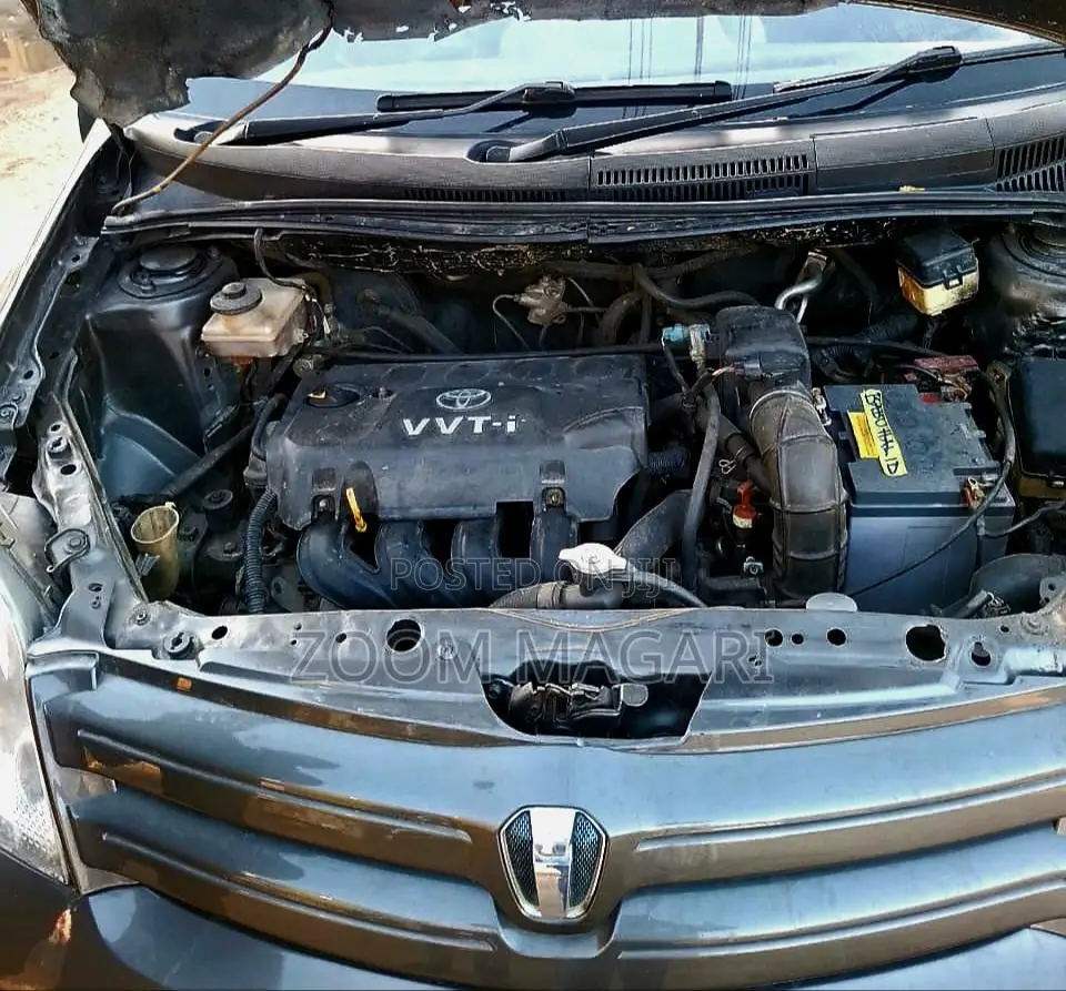 Toyota IST 2004 Black