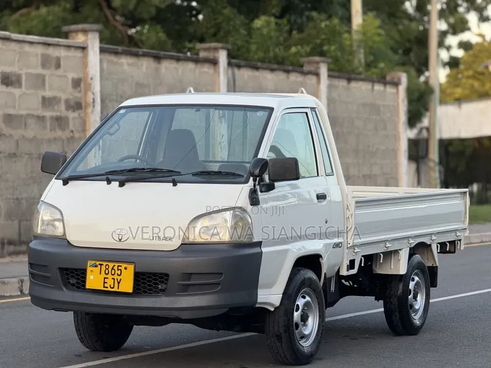 Toyota Lite-ace 2006 White