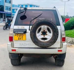 Toyota Land Cruiser Prado 2005 White