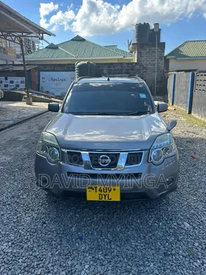 Nissan X-Trail 2011 Gray