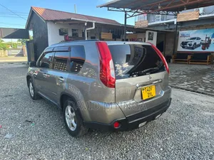Nissan X-Trail 2011 Gray
