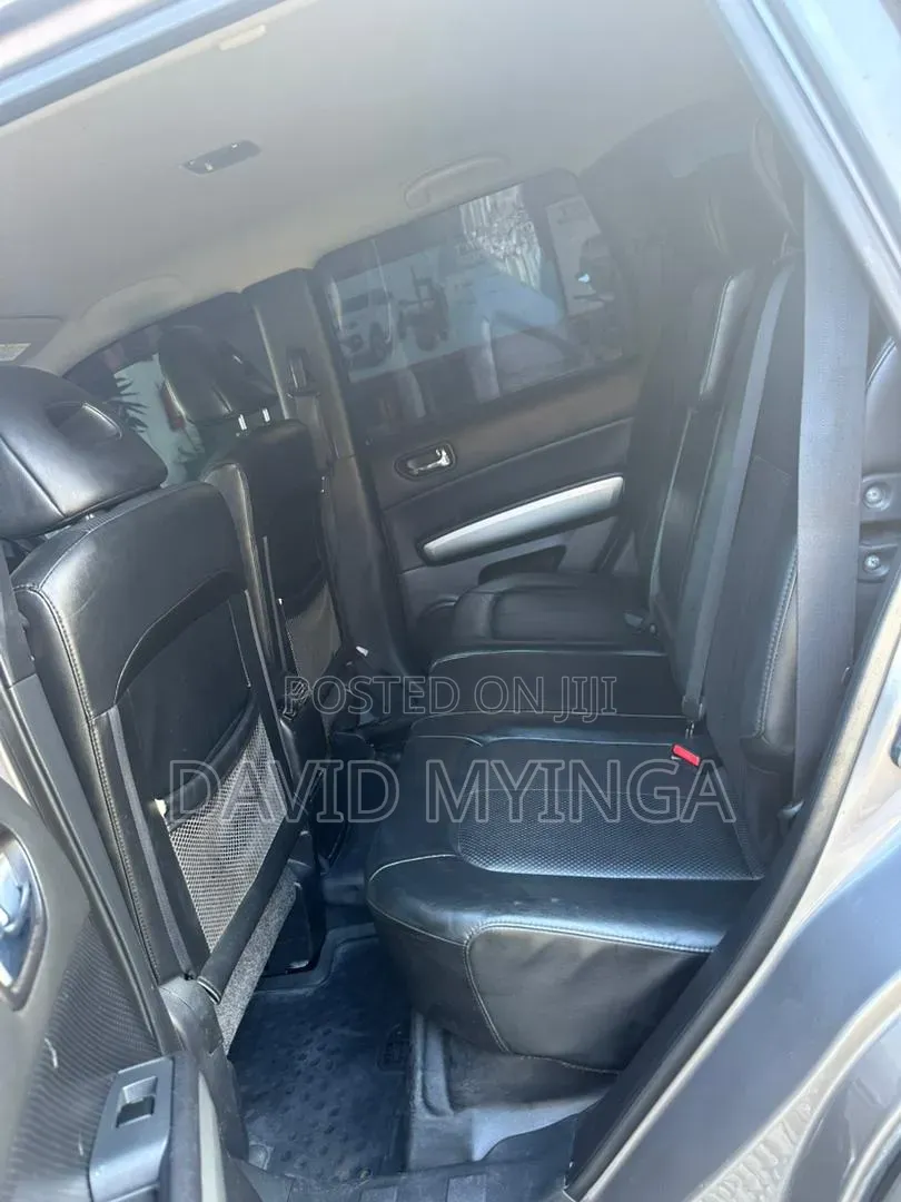 Nissan X-Trail 2011 Gray