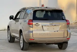 Toyota Vanguard 2011 Gold