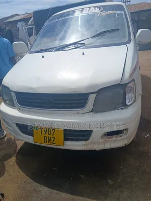 Toyota Noah 2002 White