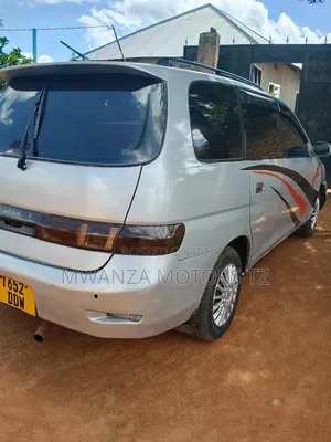 Toyota Gaia 2004 Silver
