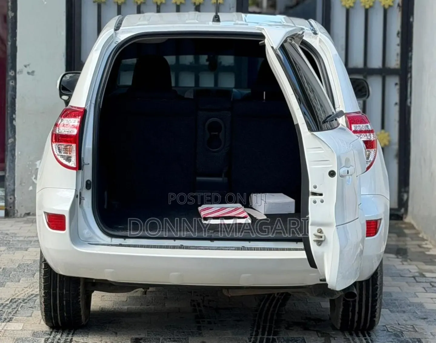 Toyota RAV4 2008 White