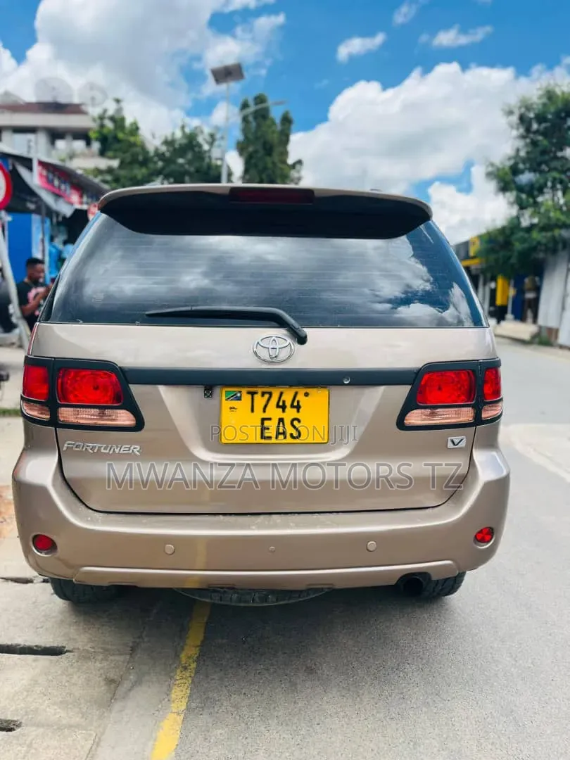 Toyota Fortuner 2015 Gold