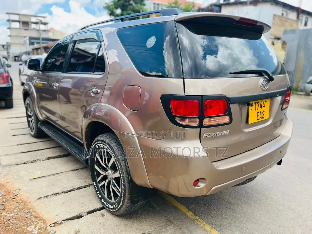Toyota Fortuner 2015 Gold