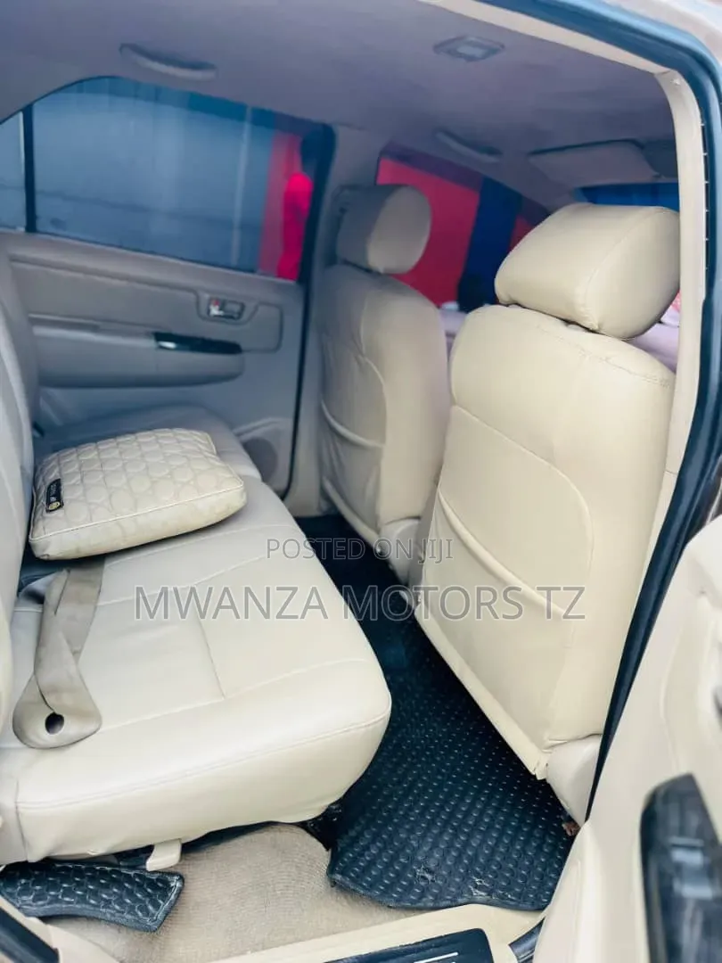 Toyota Fortuner 2015 Gold