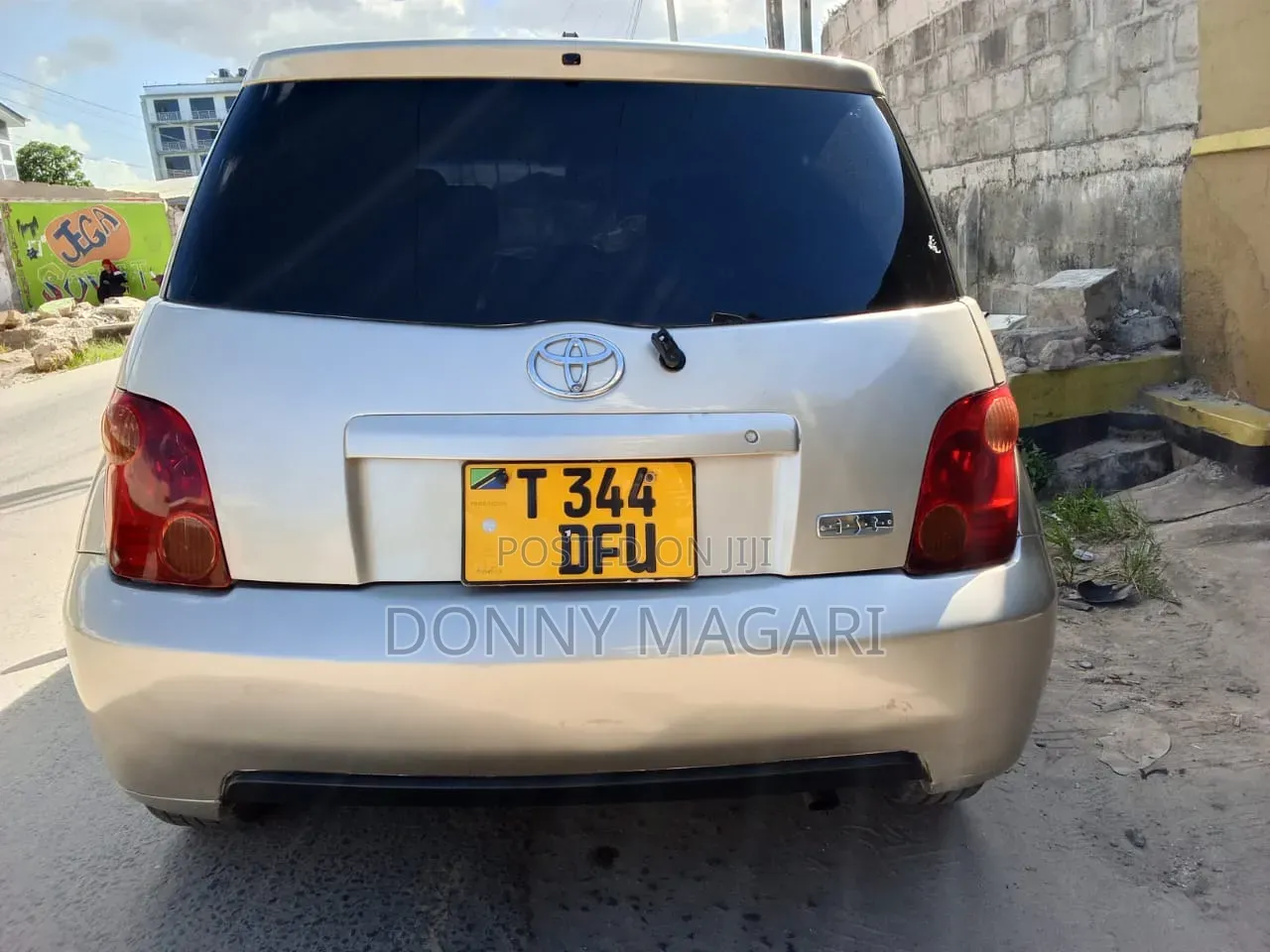 Toyota IST 2004 Gold