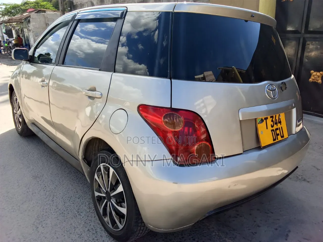 Toyota IST 2004 Gold