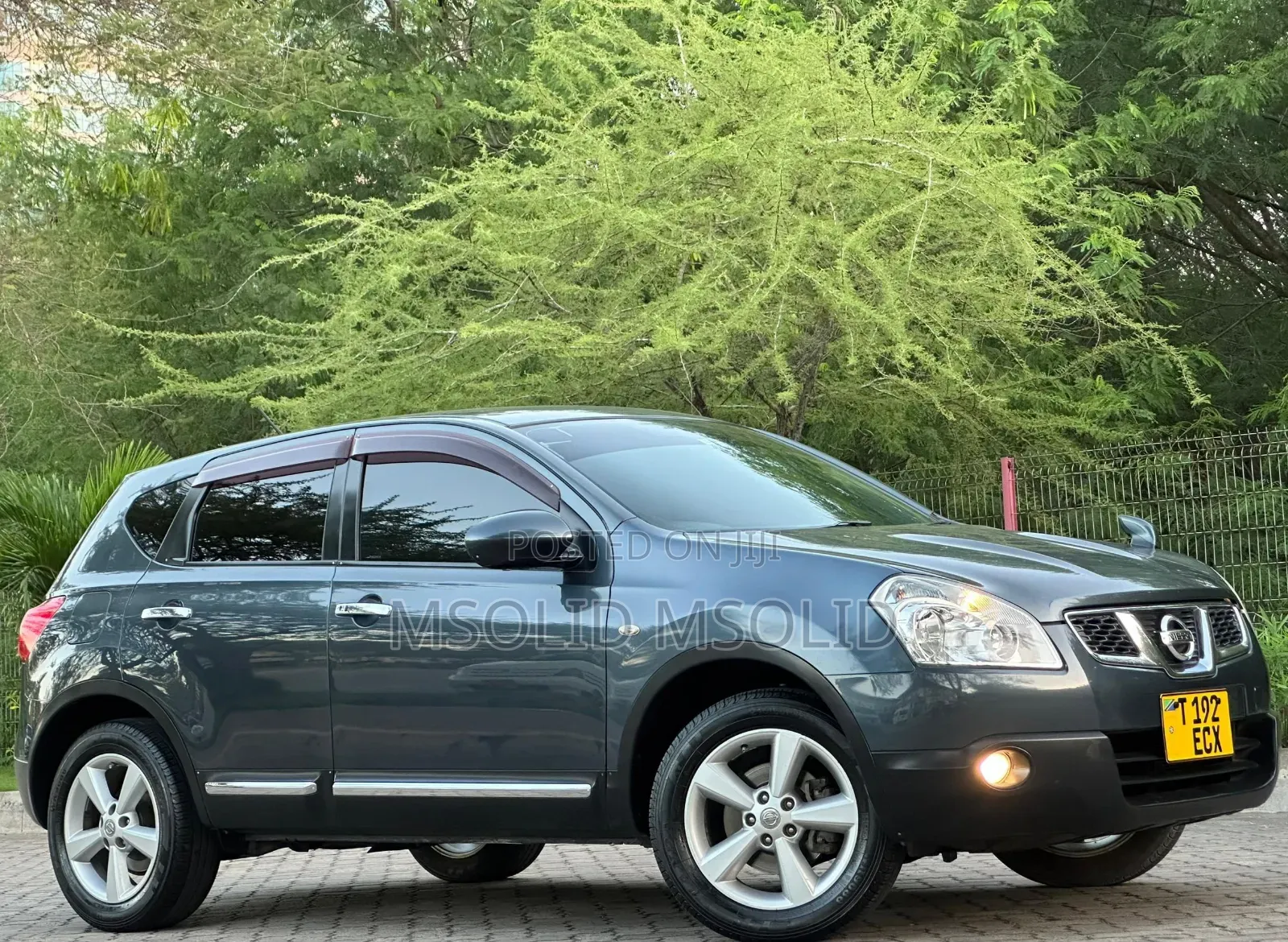 Nissan Dualis 2011 Gray