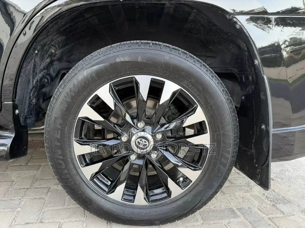 Toyota Land Cruiser 2014 Black