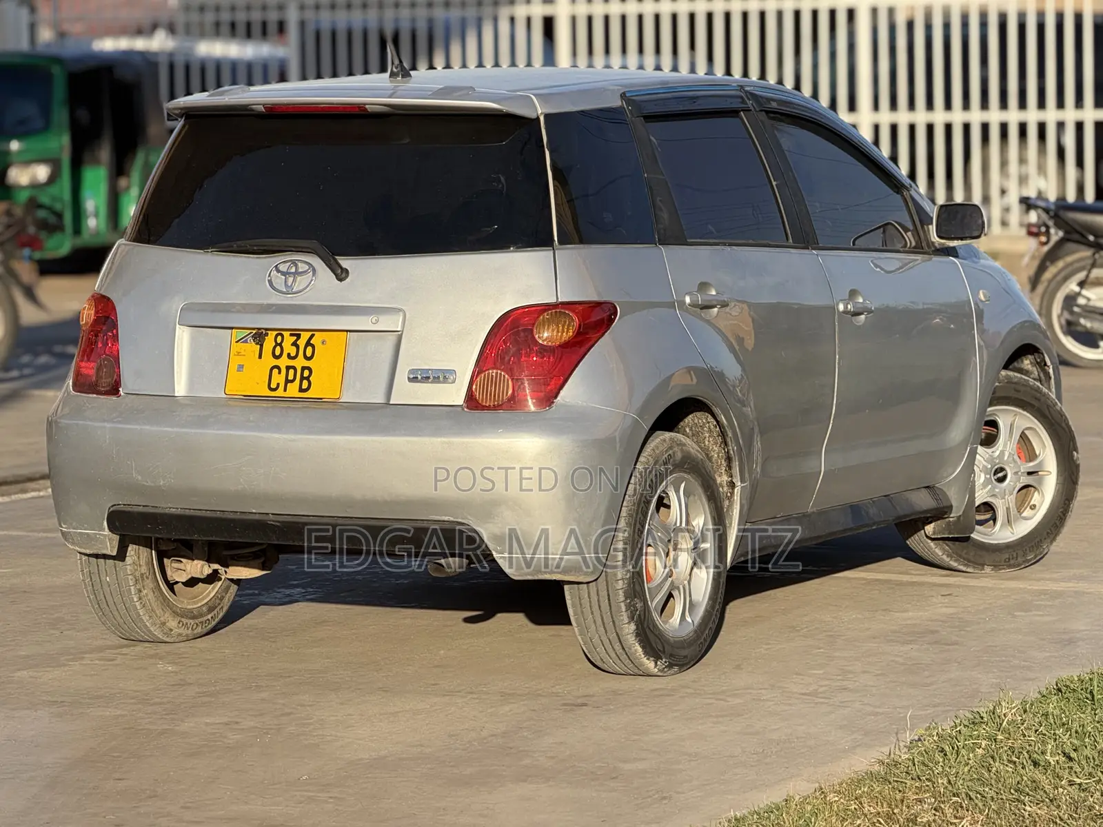 Toyota IST 2004 Silver