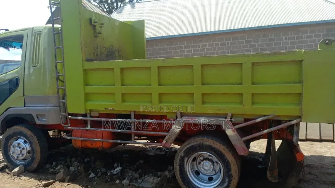 Mitsubishi Fusso Tipper 2002 Green