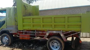 Mitsubishi Fusso Tipper 2002 Green