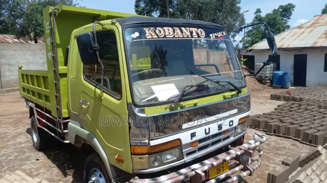 Mitsubishi Fusso Tipper 2002 Green
