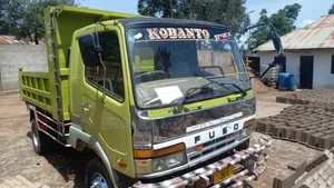 Mitsubishi Fusso Tipper 2002 Green