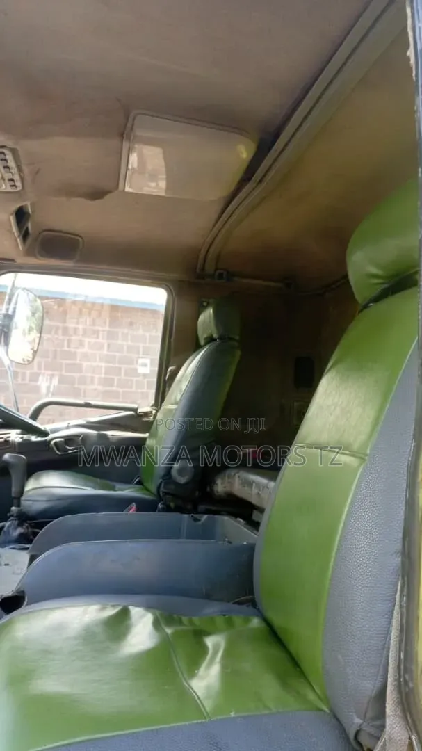 Mitsubishi Fusso Tipper 2002 Green