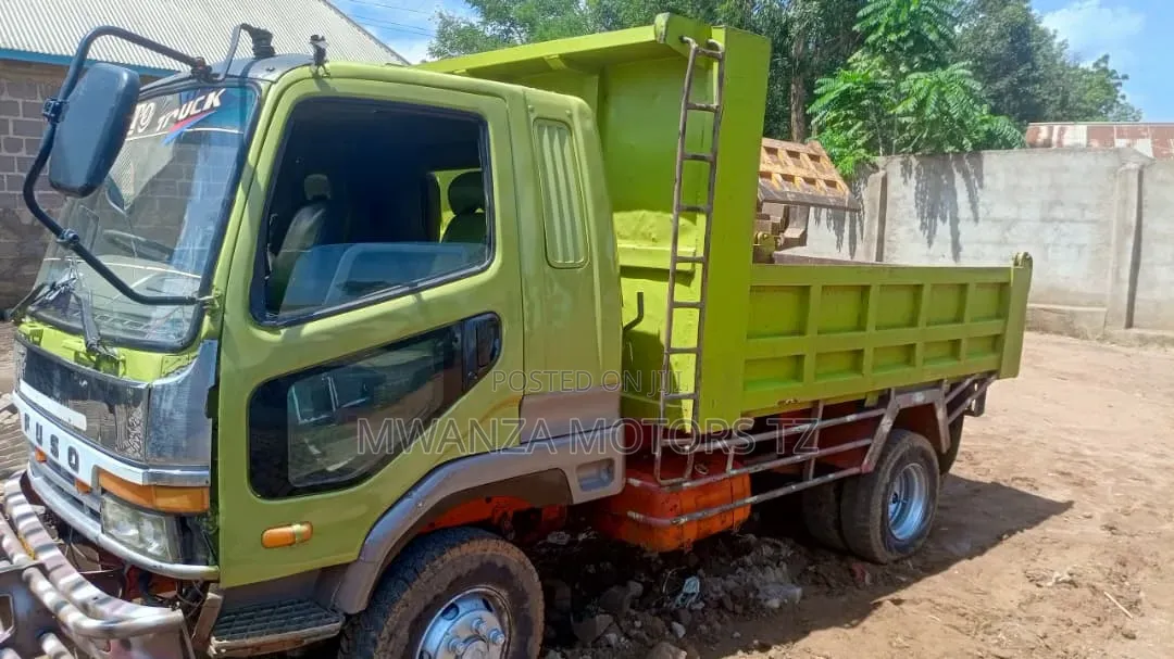 Mitsubishi Fusso Tipper 2002 Green