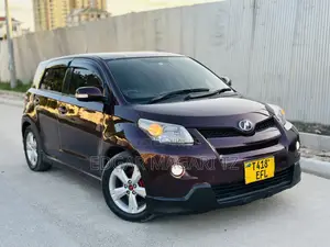 Toyota IST 2009 Maroon