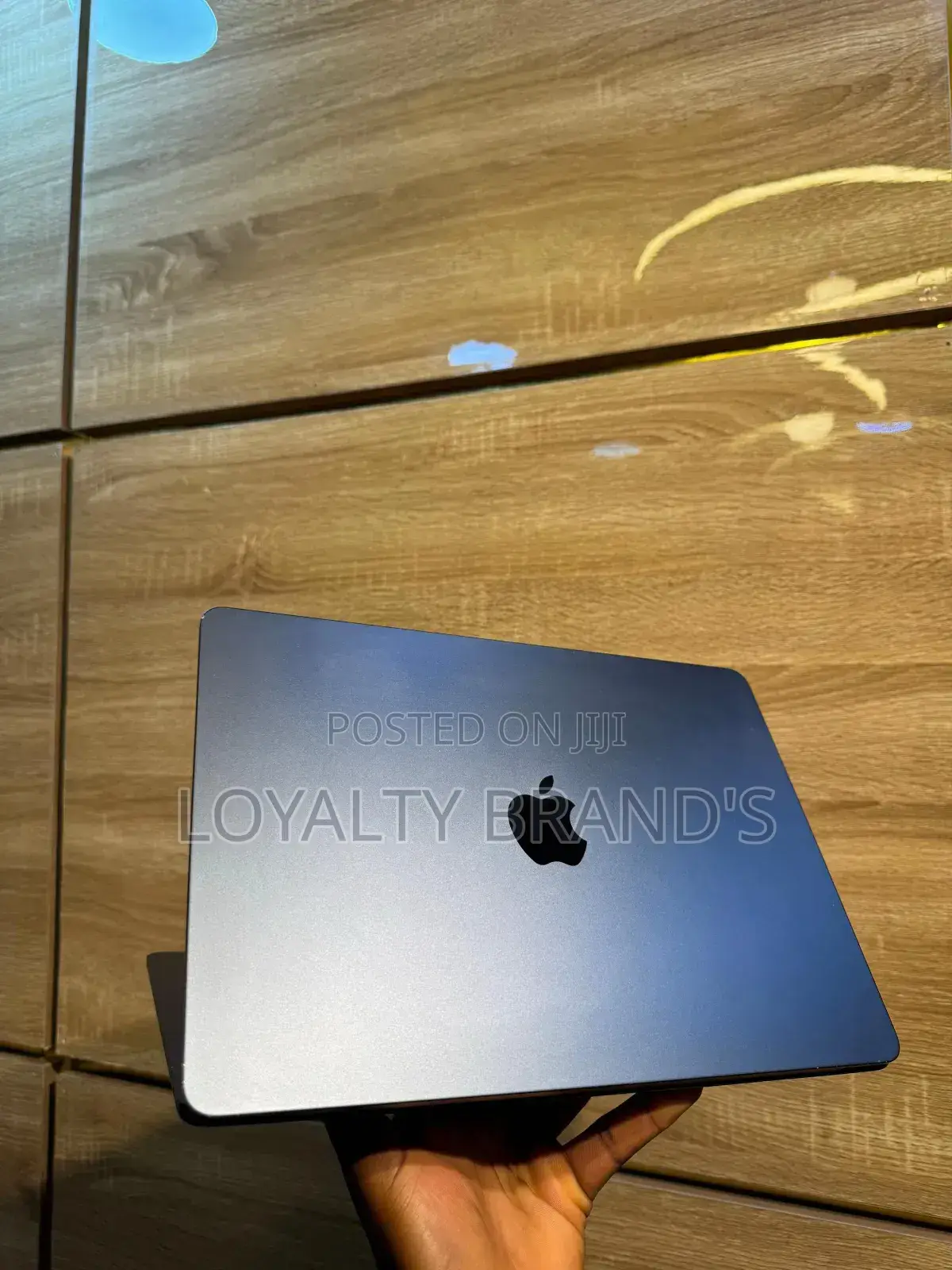 New Laptop Apple MacBook Air 2024 M3 15-inch 8GB Apple M3 SSD 256GB