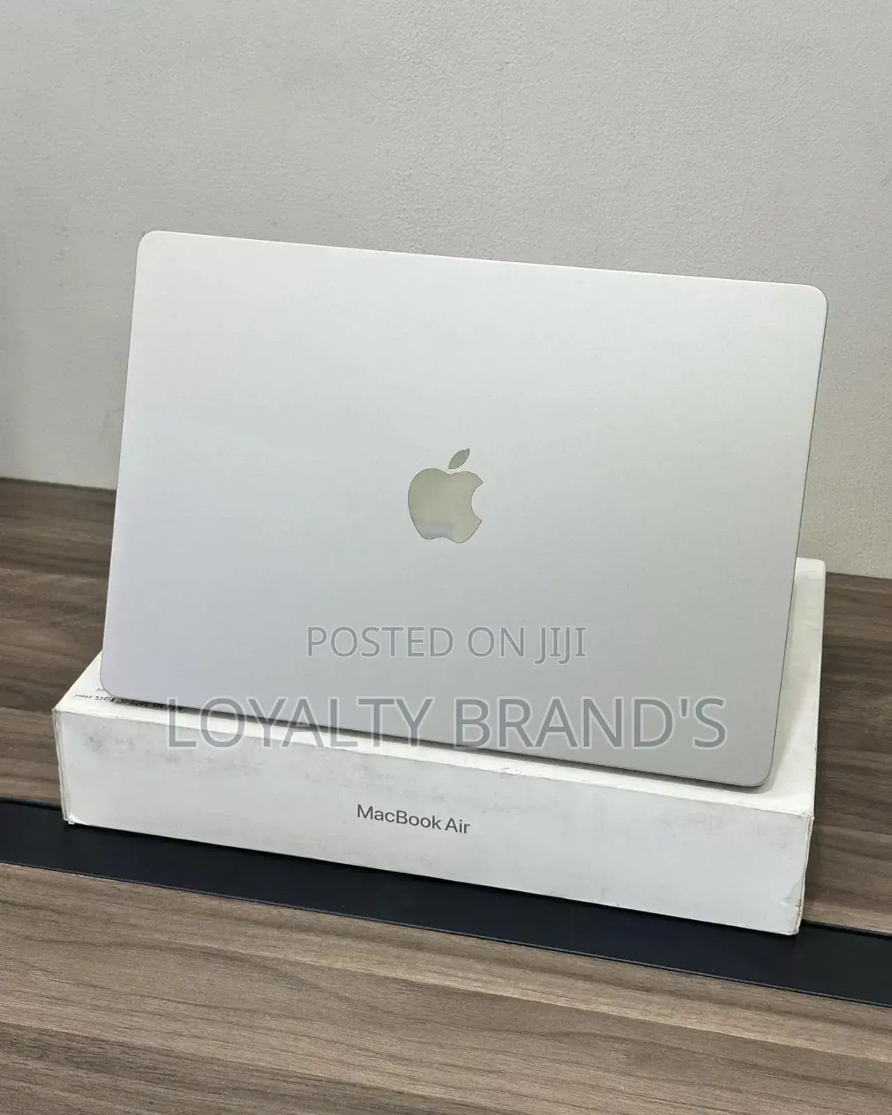 New Laptop Apple MacBook Air 2024 M3 15-inch 16GB Apple M3 SSD 512GB