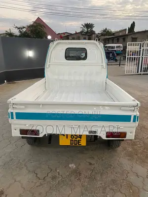 Suzuki Carry 1999 White