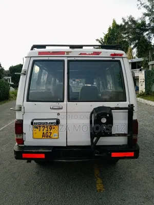 Toyota Land Cruiser 2006 White