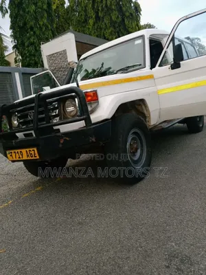 Toyota Land Cruiser 2006 White