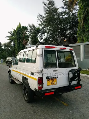 Toyota Land Cruiser 2006 White