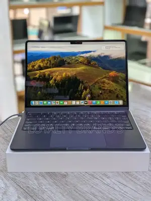 New Laptop Apple MacBook Air 2024 M3 15-inch 24GB Apple M3 SSD 512GB