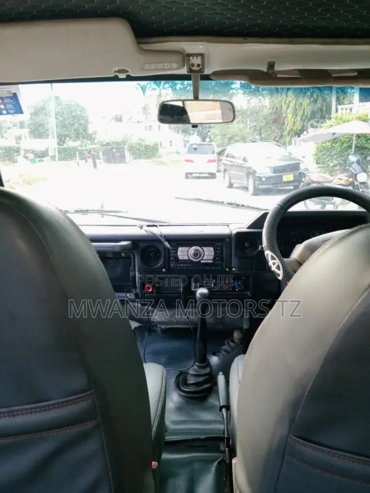 Toyota Land Cruiser 2006 White